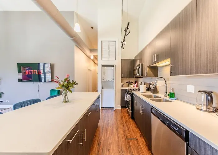 Smoke Ok 3br Oasis Near Uic, Mccormick Place * Chicago