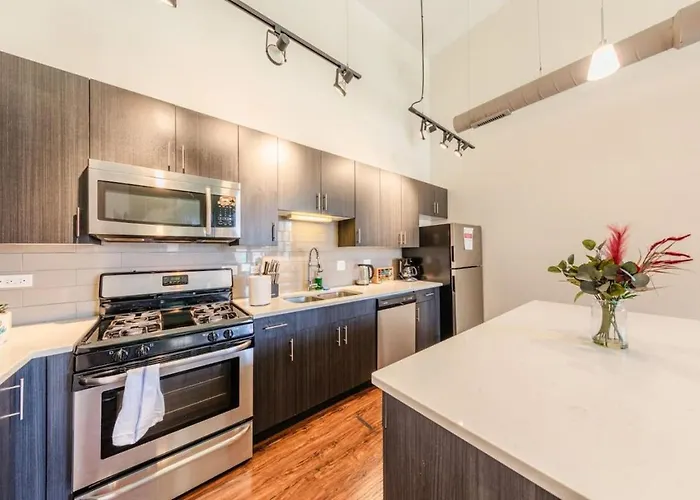 Smoke Ok 3br Oasis Near Uic, Mccormick Place * Chicago